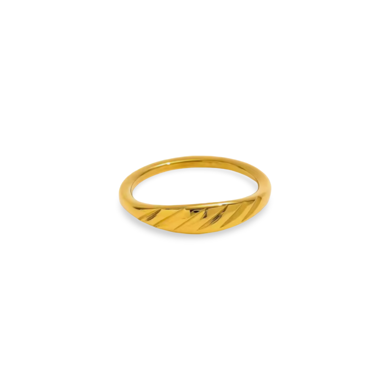 Cherie Crossaint Ring