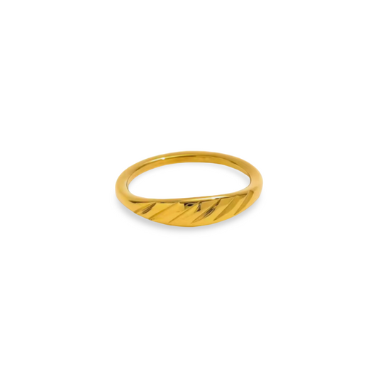 Cherie Crossaint Ring